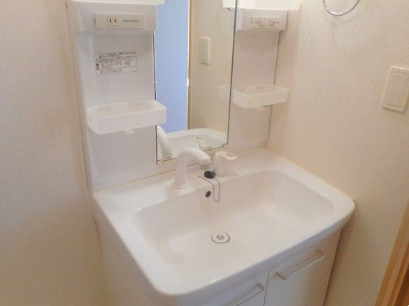洗面設備　使いやすい洗面所です
