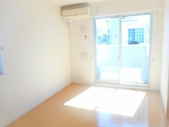 居室・リビング　こちらのリビングで趣味の時間をお楽しみください