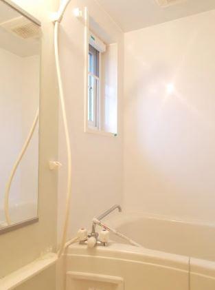 バス・シャワールーム　実際は反転間取りとなります。