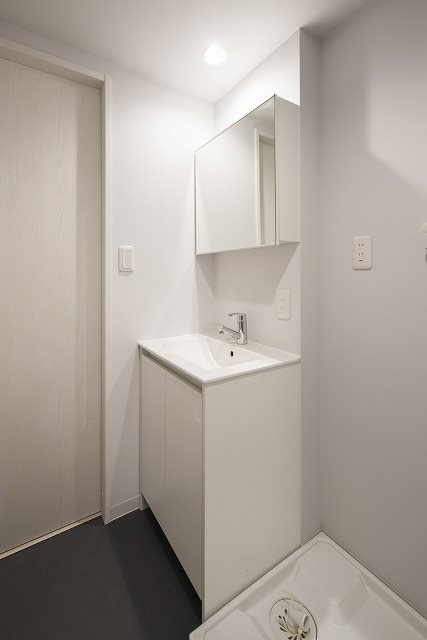 洗面設備　脱衣所　シャワー独立洗面台（洗濯機用意できます