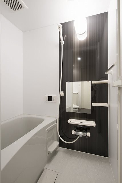 バス・シャワールーム　追い焚きオートバス機能付バス