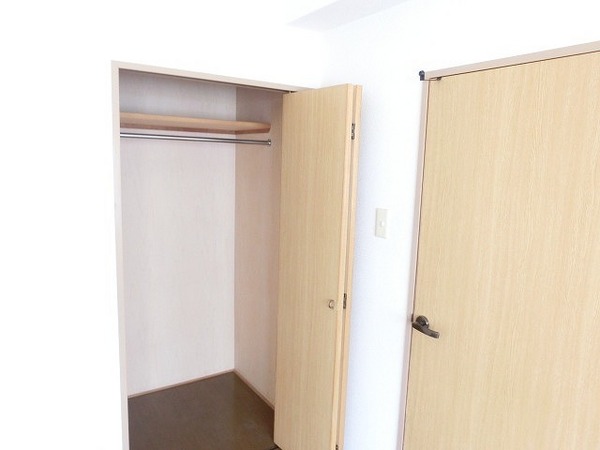収納　ハンガーレール有り！