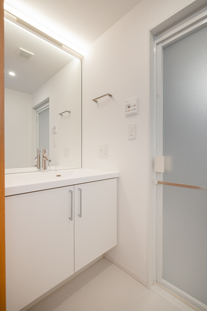 洗面設備　※写真は同タイプ住戸です。