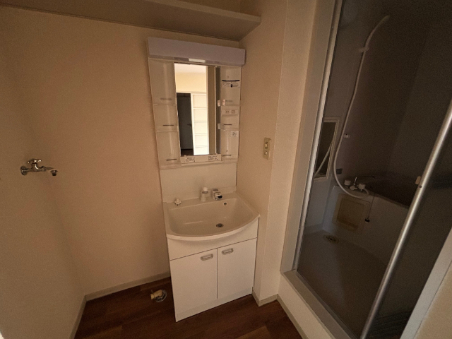 洗面設備　人気の独立洗面台です。