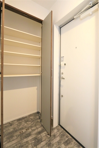 その他　沢山の靴が収納できるシューズボックスです