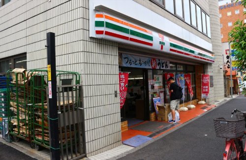 コンビニ　セブンイレブン 新宿東店（コンビニ）まで259m