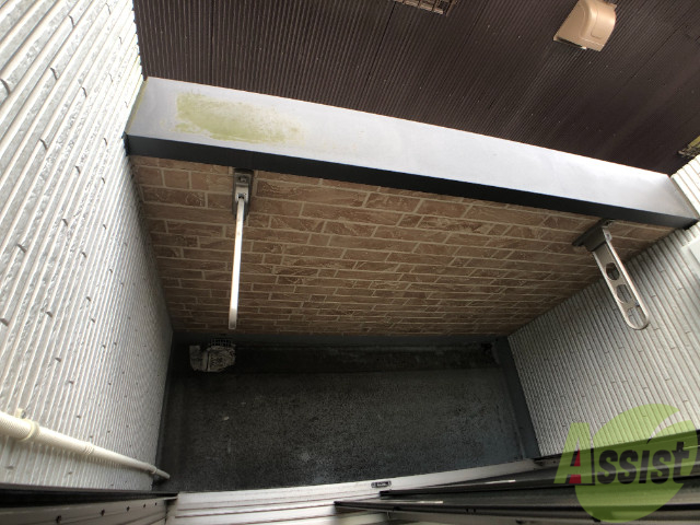 バルコニー　バルコニー。洗濯物がはかどりそうな広さがありますよ。