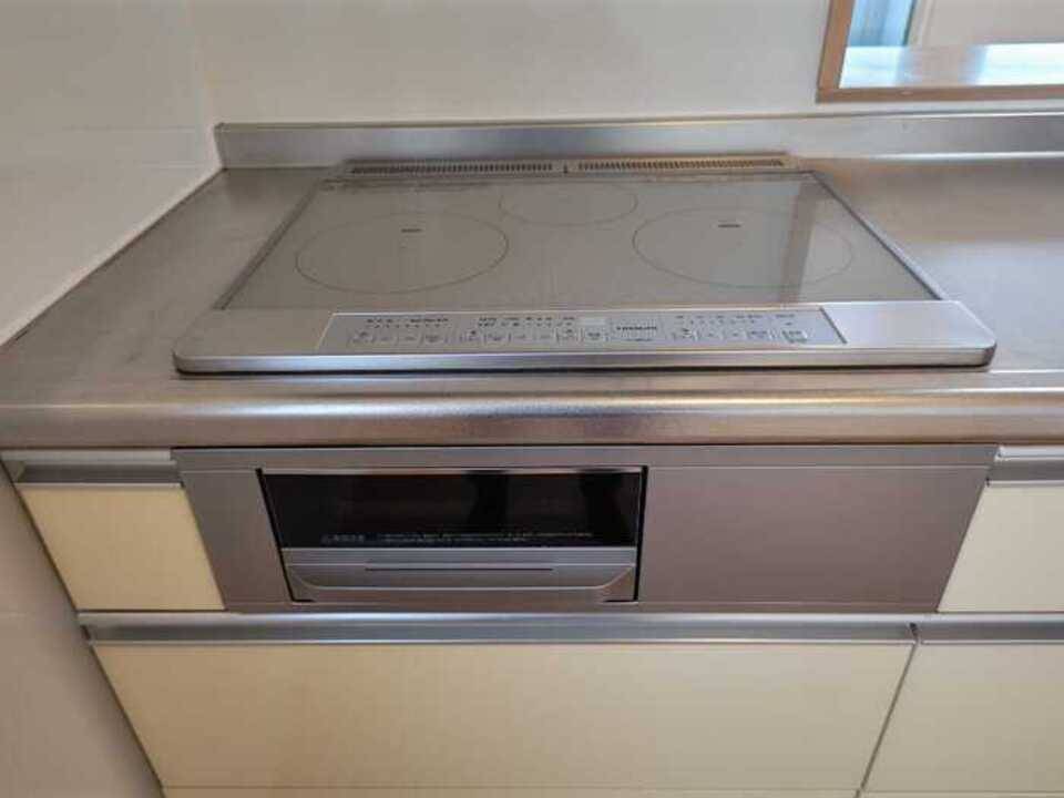 キッチン　IHクッキングヒーター