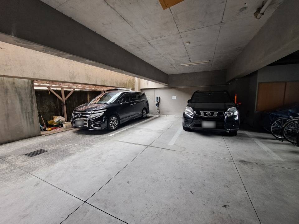 駐車場　駐車場