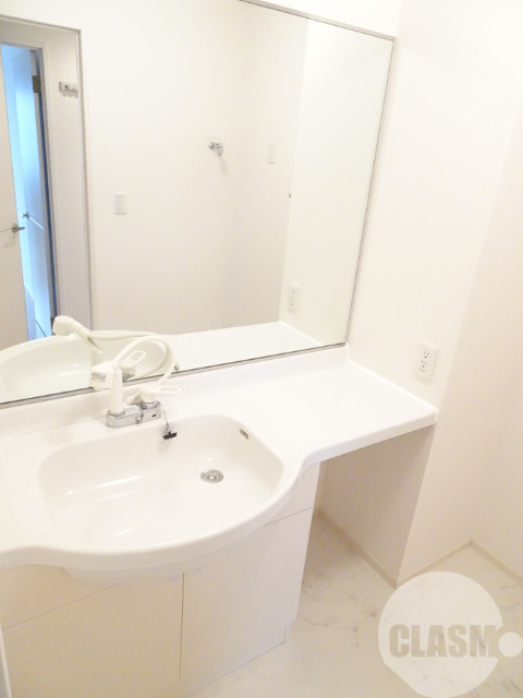 洗面設備　鏡の大きなシャンプードレッサー♪