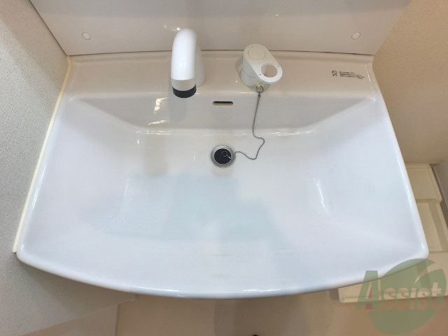 洗面設備　洗面台。身支度にはかかせないですよね～。