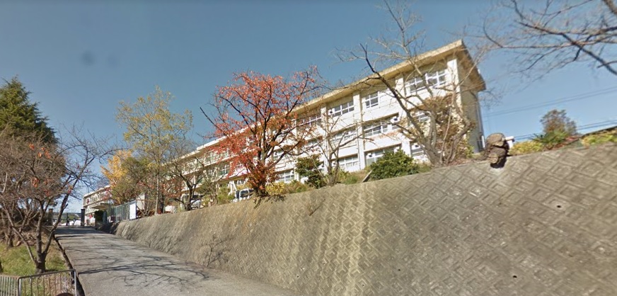 中学校　和泉市立石尾中学校（中学校）まで1038m