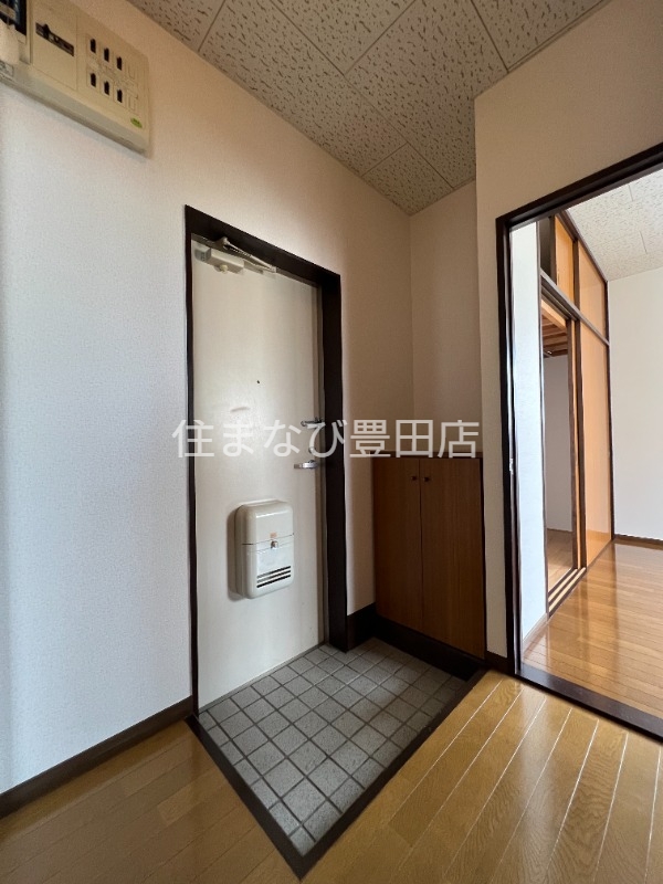 玄関　同型別部屋写真