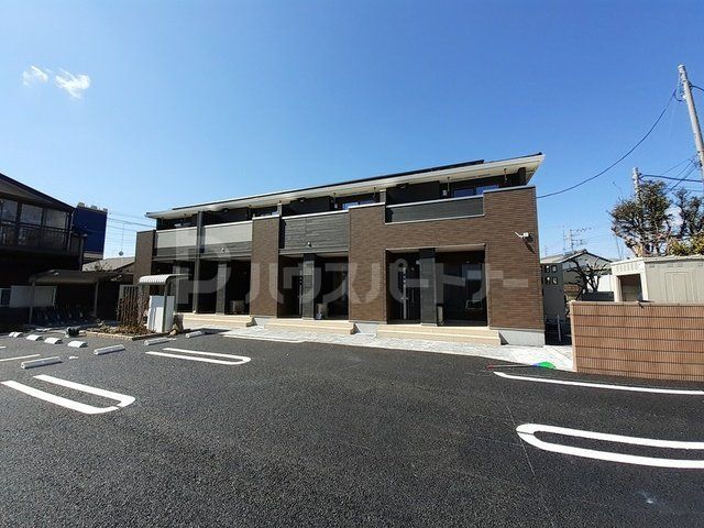 建物外観　駐車場