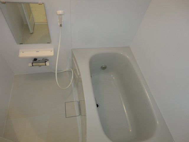 バス・シャワールーム　バス（サーモ水栓付）