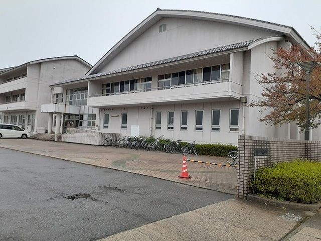 中学校　村上東中学校（中学校）まで850m