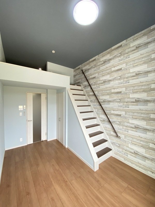 居室・リビング　日当たり良好です。