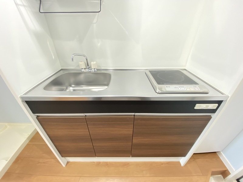 キッチン　1口IHクッキングヒーター完備。