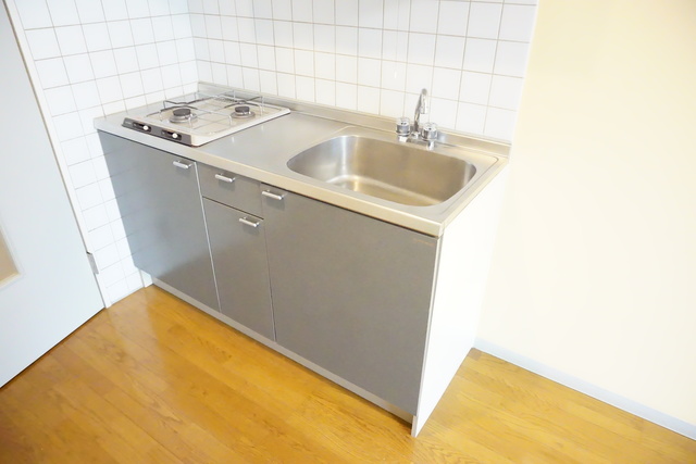 キッチン　２口ガスコンロ設置済！お引越し後すぐにお料理できます！