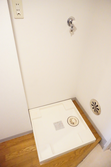 その他　室内洗濯機置場♪雨でも安心してお洗濯できます！