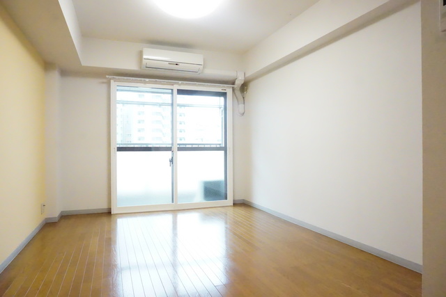 居室・リビング　南向きで日当たり良好なお部屋！暖かな日差しが入ります♪