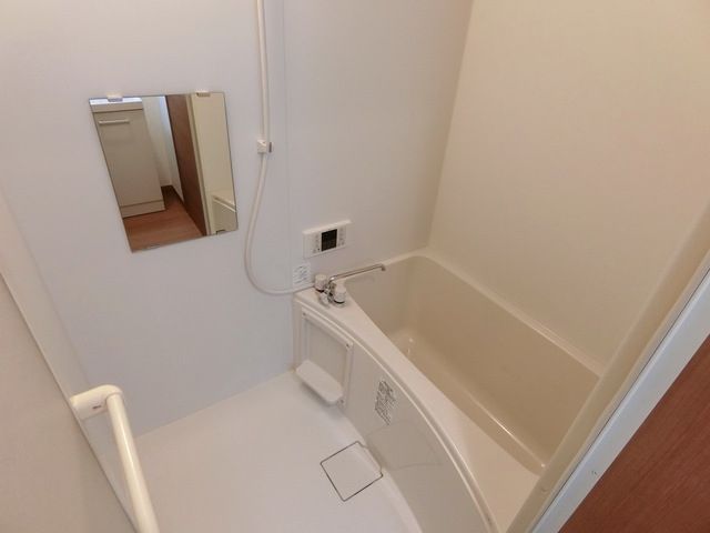 バス・シャワールーム　★浴室追い焚き・乾燥機能付★