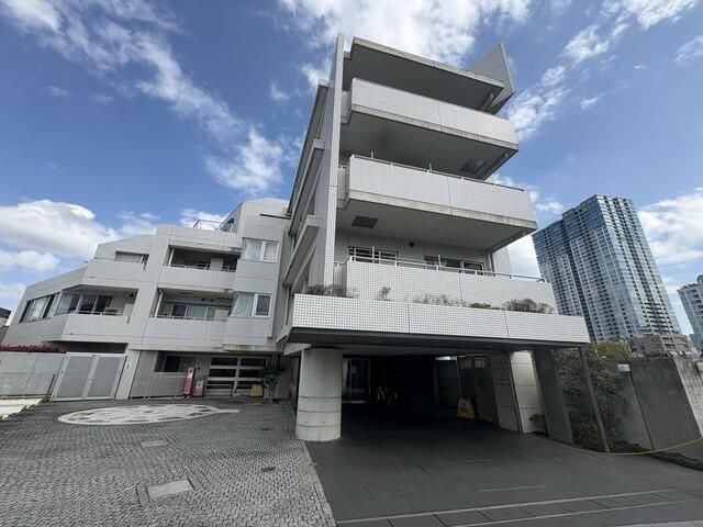 建物外観　落ち着いた雰囲気の外観です