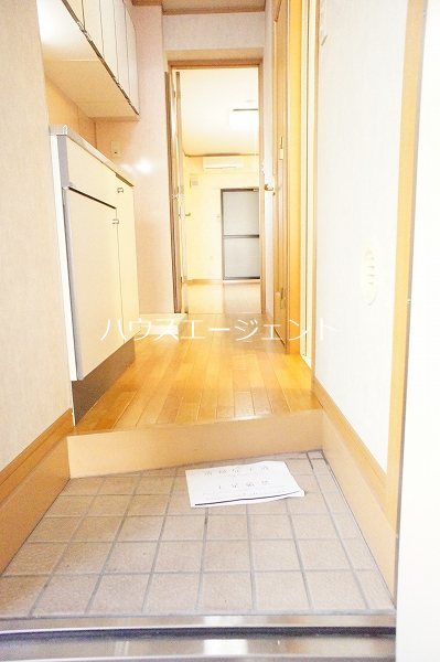 玄関　※参考画像