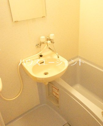 洗面設備　洗面台は浴室にございます※参考画像