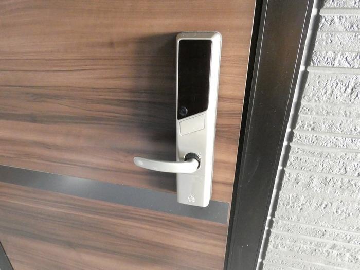 セキュリティ　ICカードキー採用