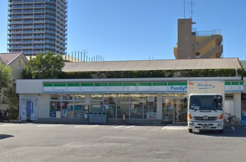 コンビニ　ファミリーマートさいたま辻八丁目店（コンビニ）まで420m