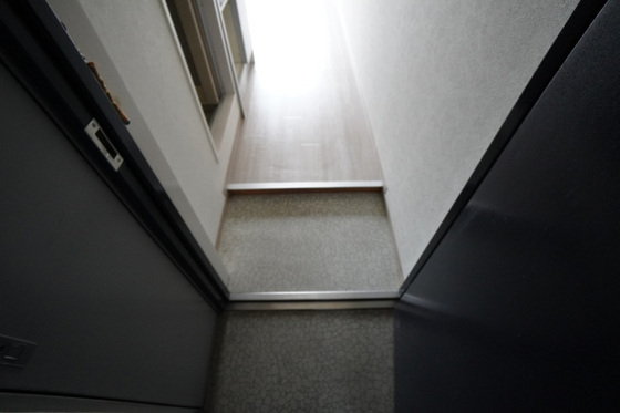 玄関　※別号室の写真です。