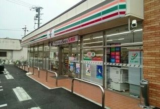 コンビニ　セブンイレブン（コンビニ）まで500m