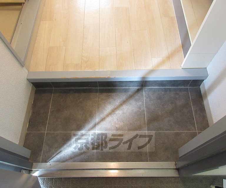 玄関　一人暮らしにはぴったりの玄関スペースです