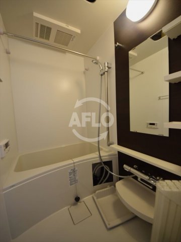 バス・シャワールーム　クリスタルグランツ難波WEST　追い焚き機能付き