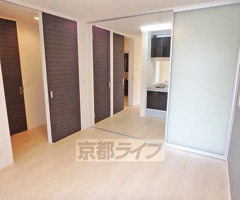 居室・リビング　使いやすいフローリングのお部屋です