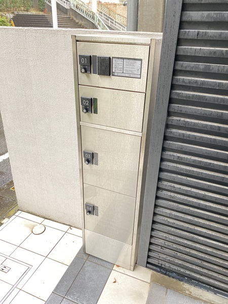 ロビー　宅配ボックス