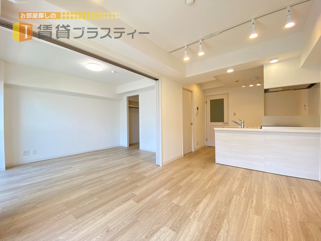 居室・リビング　白を基調とした明るいお部屋