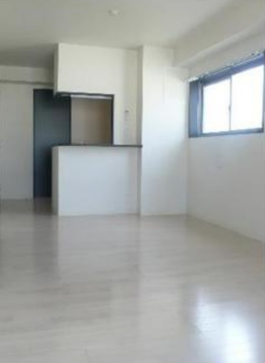 居室・リビング　☆明るい居間☆