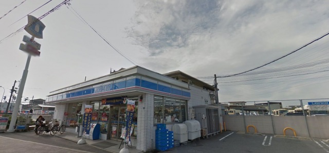 コンビニ　ローソン茨木上郡二丁目店（コンビニ）まで520m