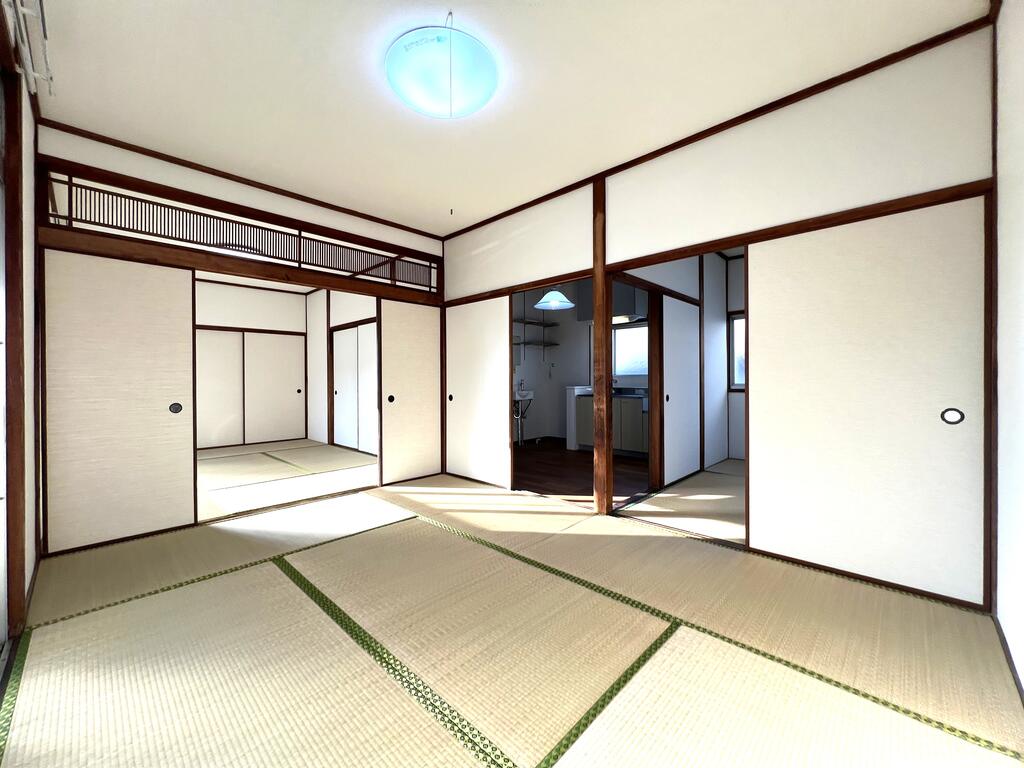 居室・リビング　全室・全カ所に照明付き♪