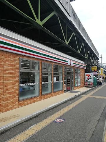 コンビニ　セブンイレブン（コンビニ）まで282m