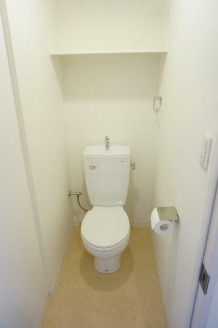 トイレ　温水洗浄便座。