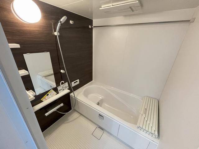 バス・シャワールーム　清潔感のあるバスです。