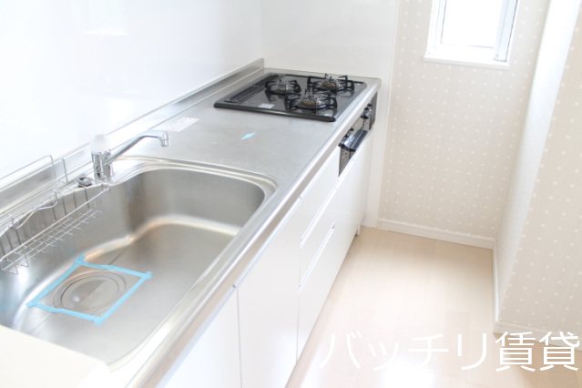 キッチン　同シリーズの別のお部屋。現況を優先します。