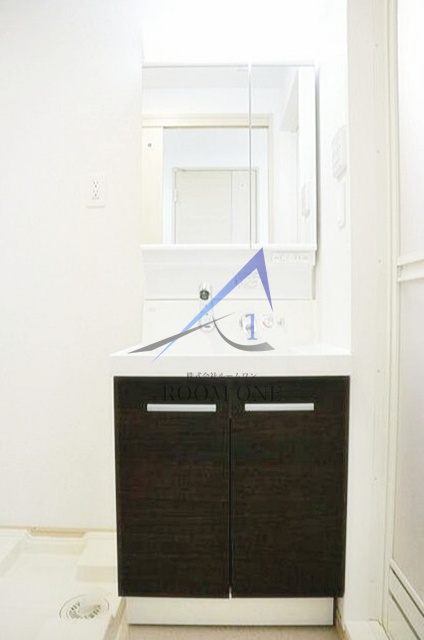 洗面設備　独立洗面台です。