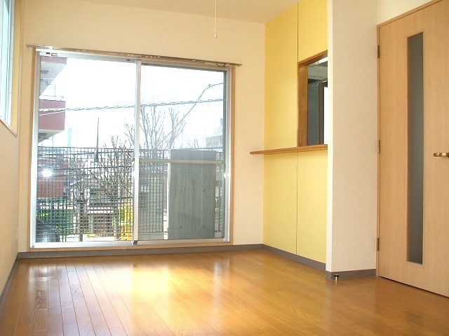 居室・リビング　前面抜けてます。明るいお部屋と対面Ｋ