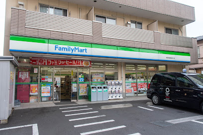 コンビニ　ファミリーマート 新宿税務署通り店（コンビニ）まで187m