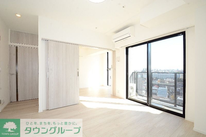 居室・リビング　カラータイプ異なります。