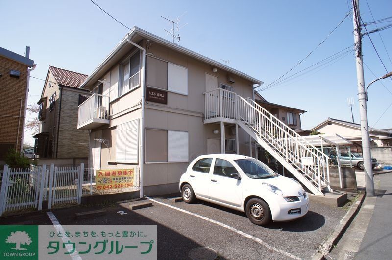 建物外観　駐車場